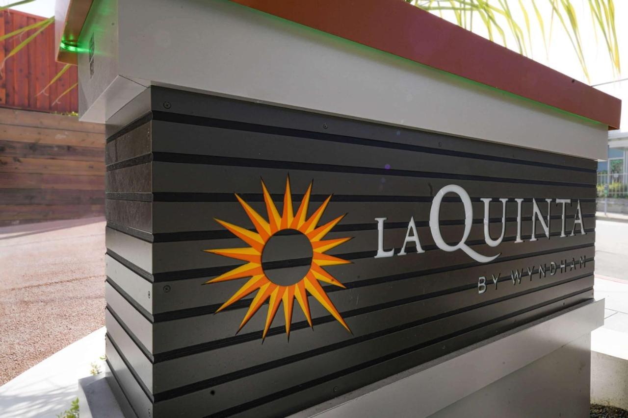 La Quinta Inn & Suites By Wyndham Санта-Крус Экстерьер фото