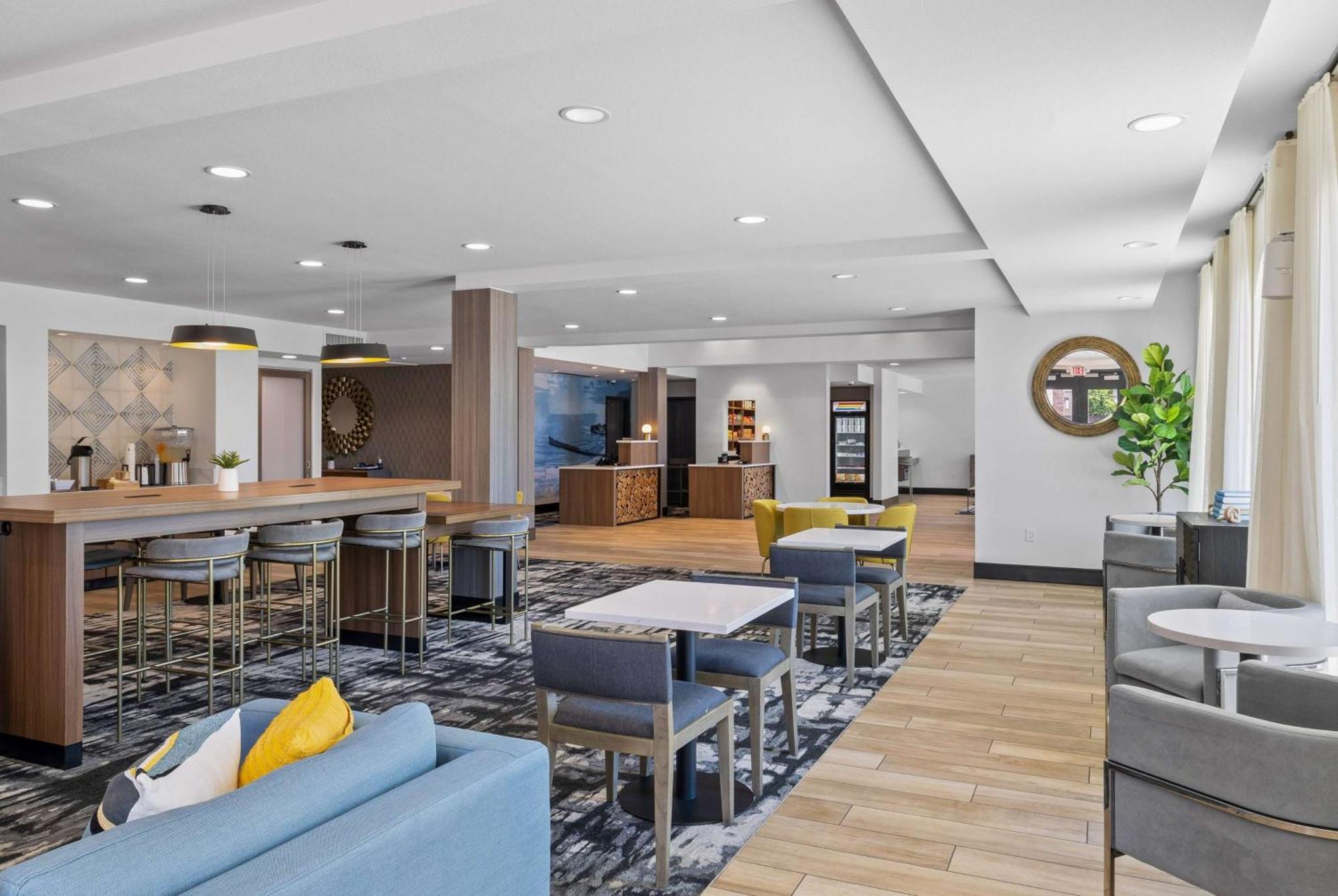 La Quinta Inn & Suites By Wyndham Санта-Крус Экстерьер фото